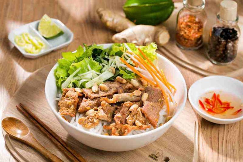 Ghé ngay top 6 quán bún thịt nướng nem lụi Đà Nẵng thưởng thức đặc sản