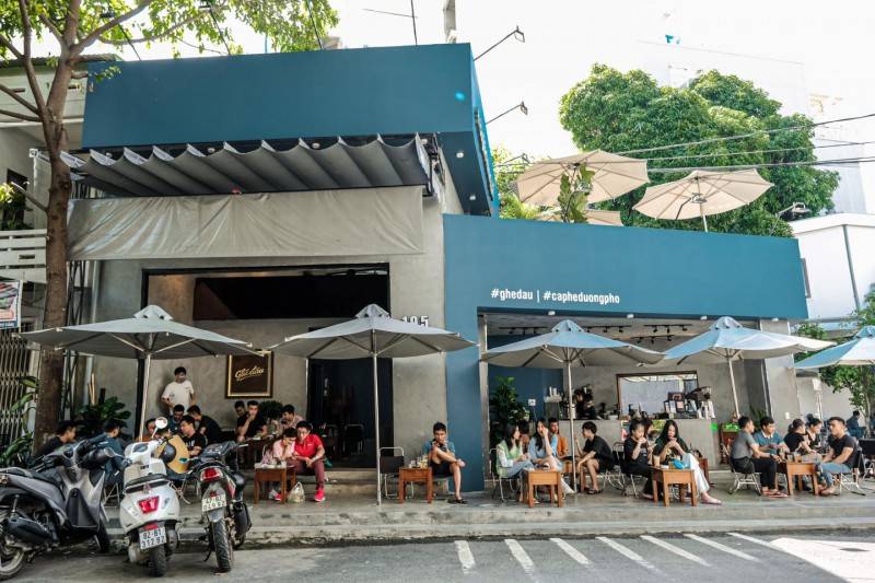 Ghé Quán Cafe Ghế Đẩu tận hưởng không gian đường phố đặc sắc