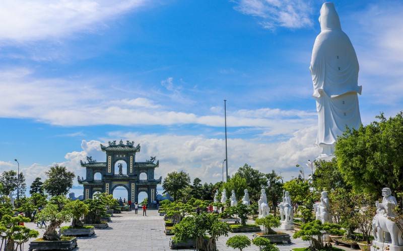 Ghé thăm chùa Linh Ứng - Điểm du lịch tâm linh tại Đà Nẵng