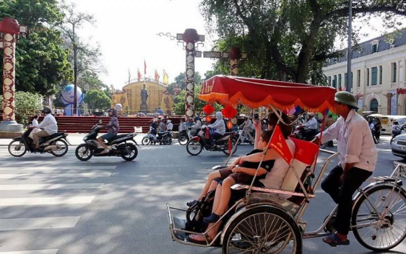 Gợi ý kinh nghiệm du lịch và phương tiện di chuyển đến Hà Nội