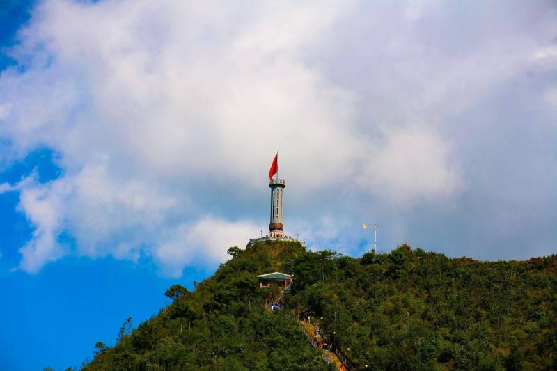 Hướng dẫn đường chinh phục cột cờ Lũng Cú từ trung tâm Hà Giang