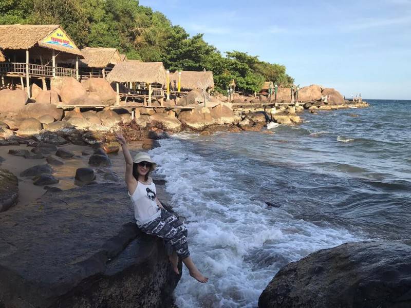 Khám phá bãi đá Đen Đà Nẵng - Thiên đường trải nghiệm cho giới trẻ