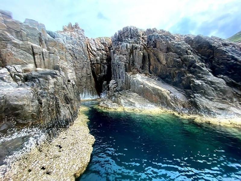 Khám phá bể bơi tự nhiên ở Côn Đảo đẹp tựa trời  Âu