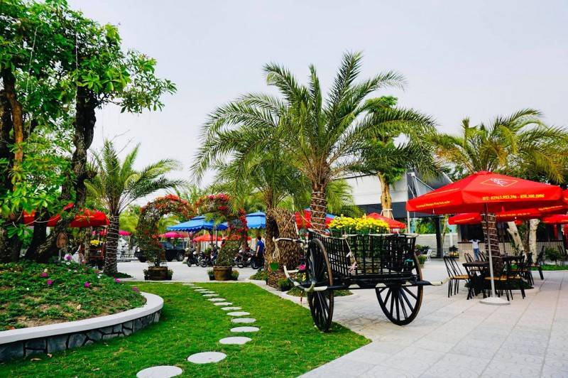 Khám phá Cà phê Sông Hương nổi tiếng với view sân vườn cực đẹp