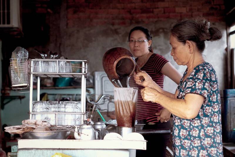 Khám phá Cà phê vợt Hai Ngầu (Long Xuyên) có tuổi đời hơn 50 năm