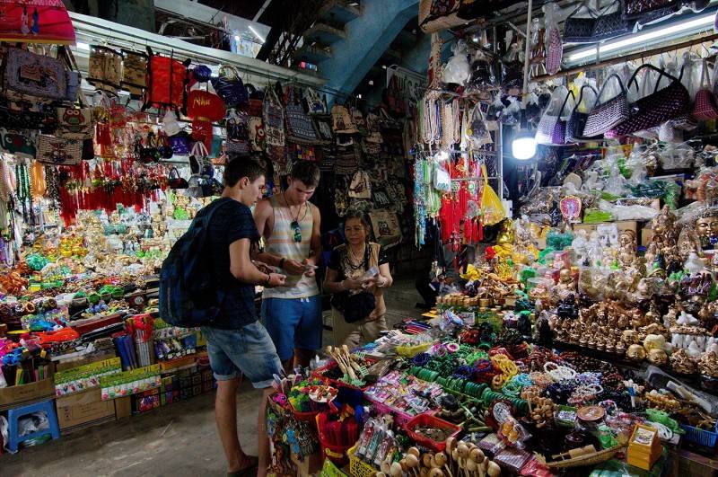 Khám phá chợ Đông Ba - Khu chợ phồn hoa bậc nhất xứ kinh kỳ