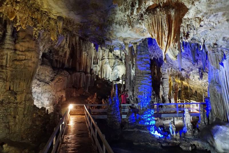 Khám phá động Lùng Khúy muôn màu muôn vẻ - Đệ nhất động Hà Giang