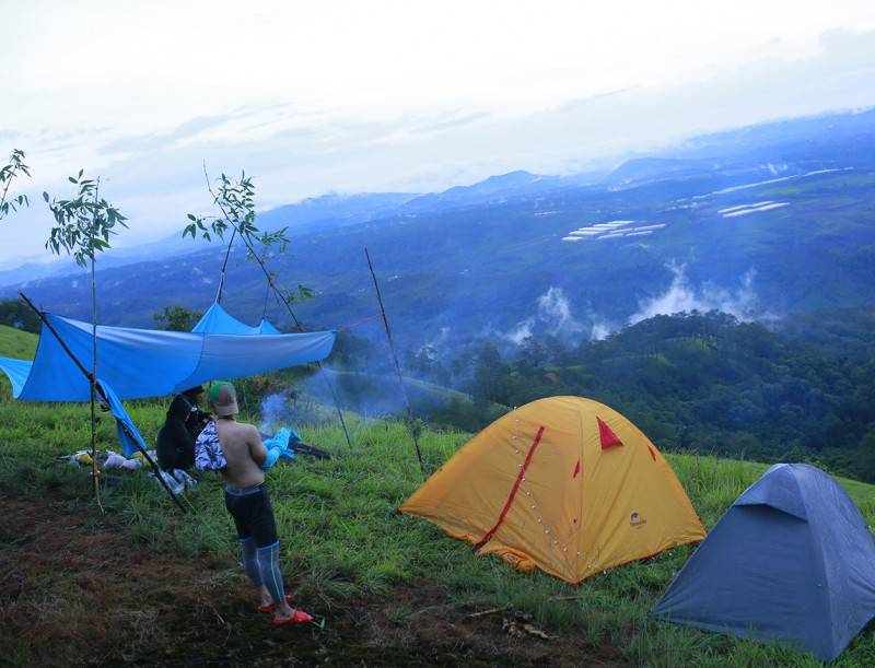 Khám phá hành trình trekking và cắm trại trên núi Ngọc Lễ