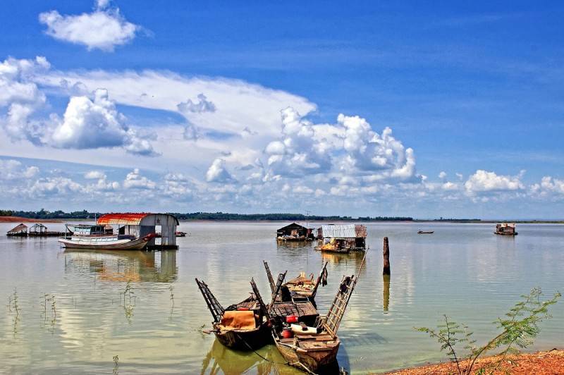 Khám phá hồ Bàu Sen Quảng Bình đánh thức vẻ đẹp tiềm ẩn