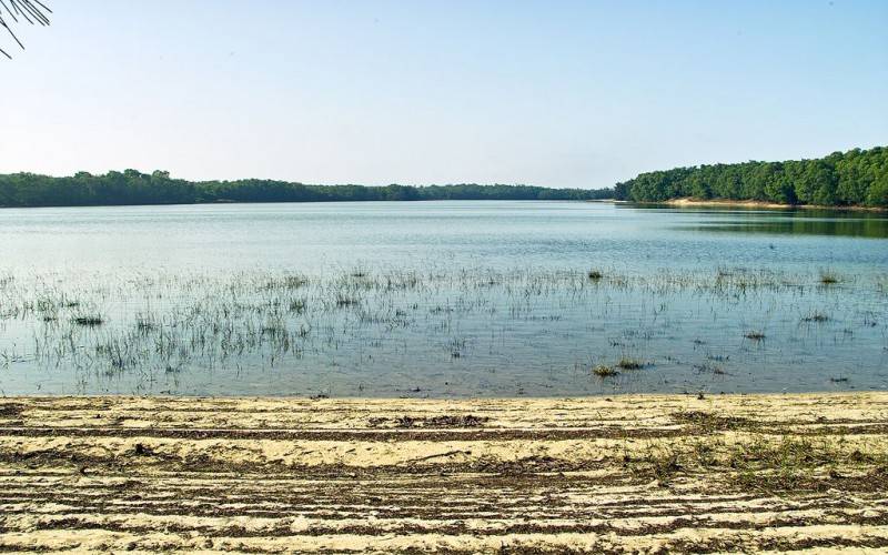 Khám phá Hồ Bàu Tró Quảng Bình, di tích linh thiêng với vẻ đẹp bí ẩn