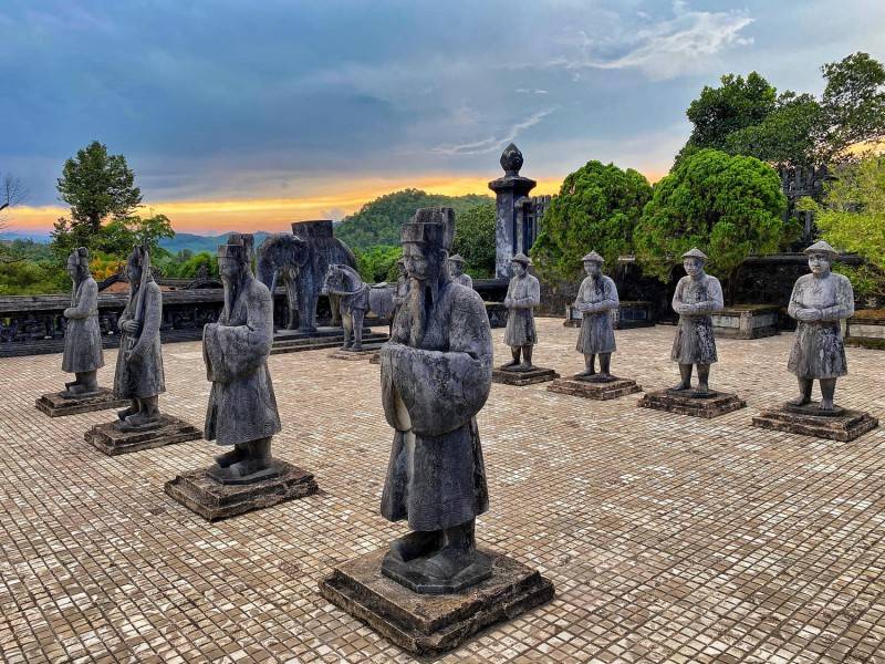 Khám phá Lăng Khải Định, kiến trúc độc đáo giữa núi rừng Hương Thủy