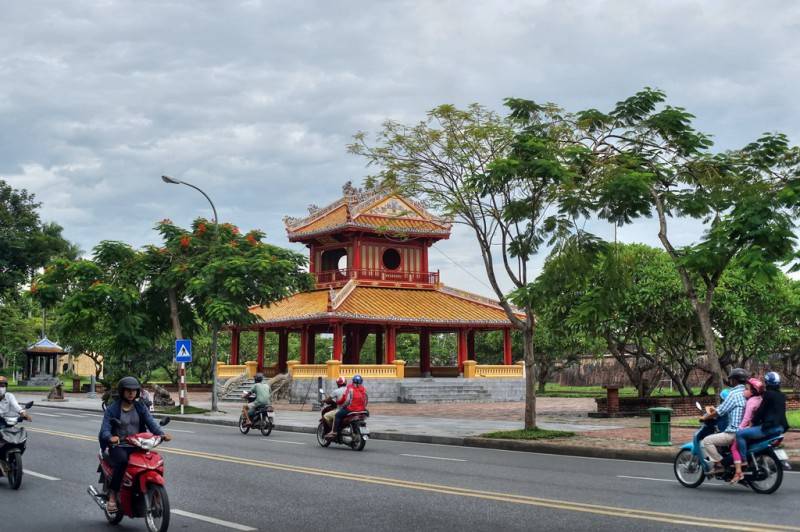 Khám phá Phu Văn Lâu - Công trình được in trên tờ tiền 50.000 đồng Việt Nam