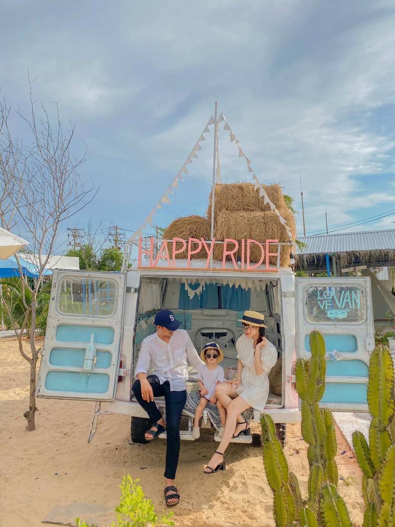 Khám phá thiên đường sống ảo tại The Happy Ride Cafe