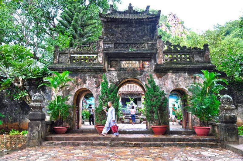 Khám phá vẻ đẹp chùa Tam Thai - Ngôi chùa cổ nổi tiếng tại Đà Nẵng