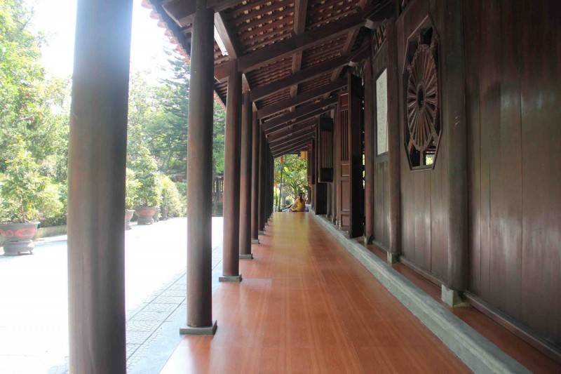 Lạc bước giữa bức tranh thủy mặc đậm chất thơ tại chùa Huyền Không Sơn Thượng Huế