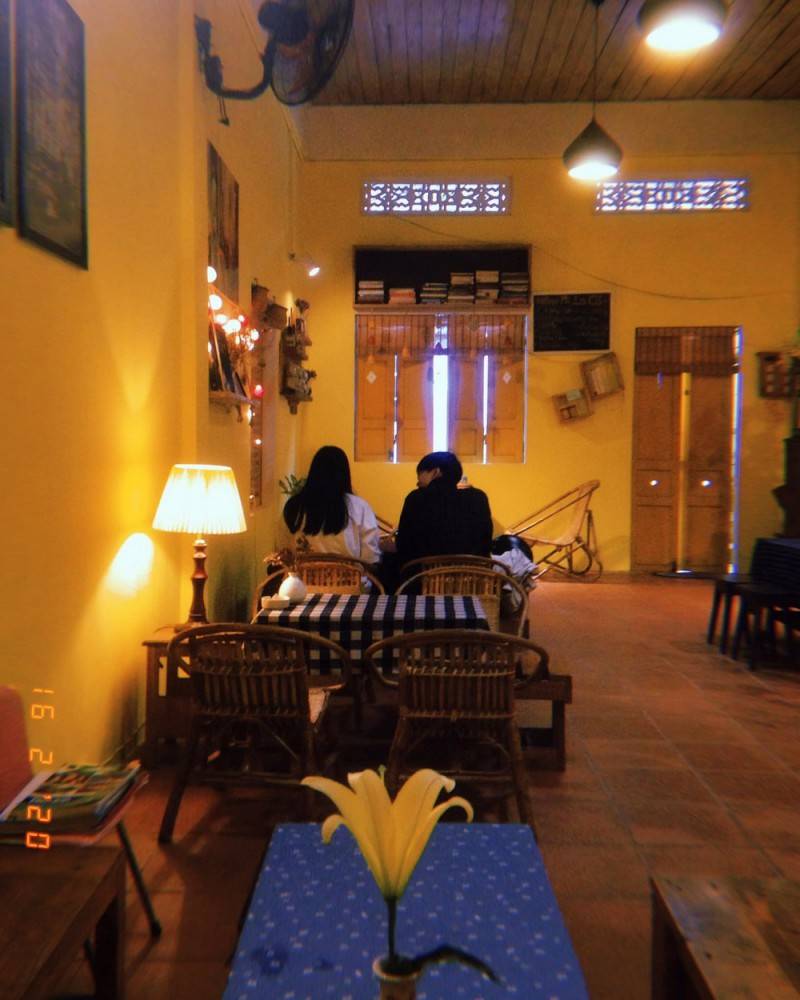 Lạc vào La Pensée Café &amp; Librairie - Quán cà phê sách nổi tiếng Đà Nẵng
