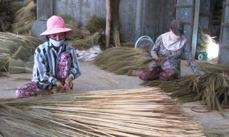 Làng nghề chổi bó Mỹ An, giữ trọn nét đẹp hồn quê