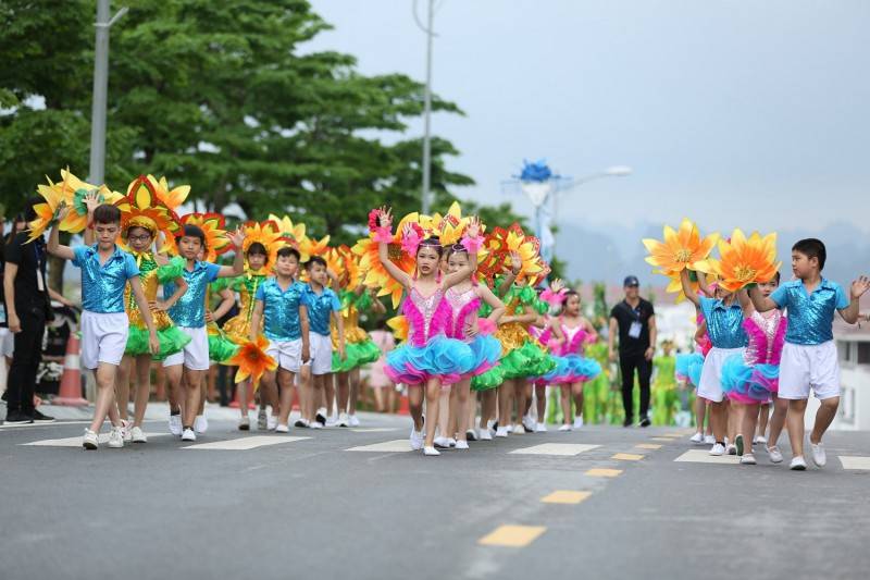 Lễ hội Carnaval Hạ Long - Hòa chung những giai điệu vui tươi trong ngày hội