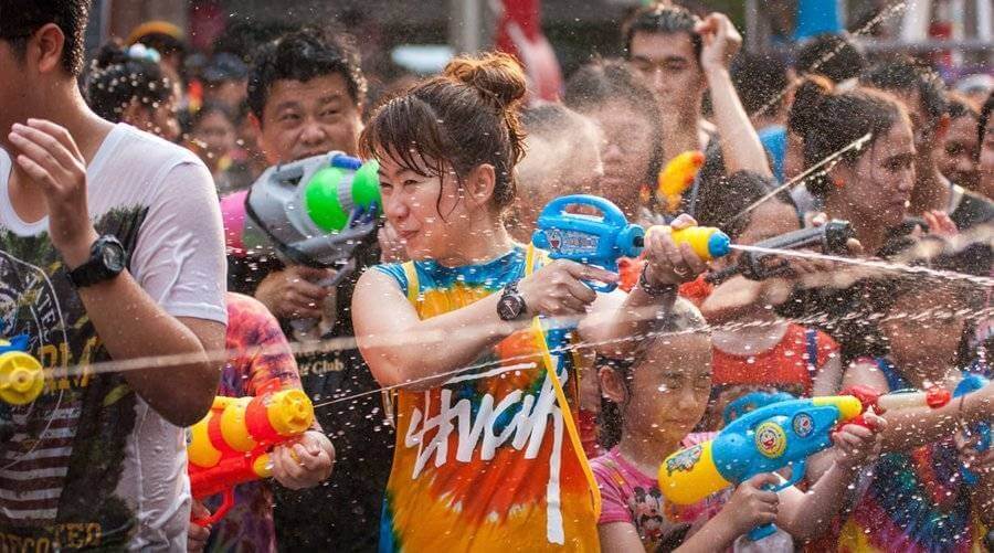 1 vì lễ hội sông nước Đà Nẵng: lễ hội té nước