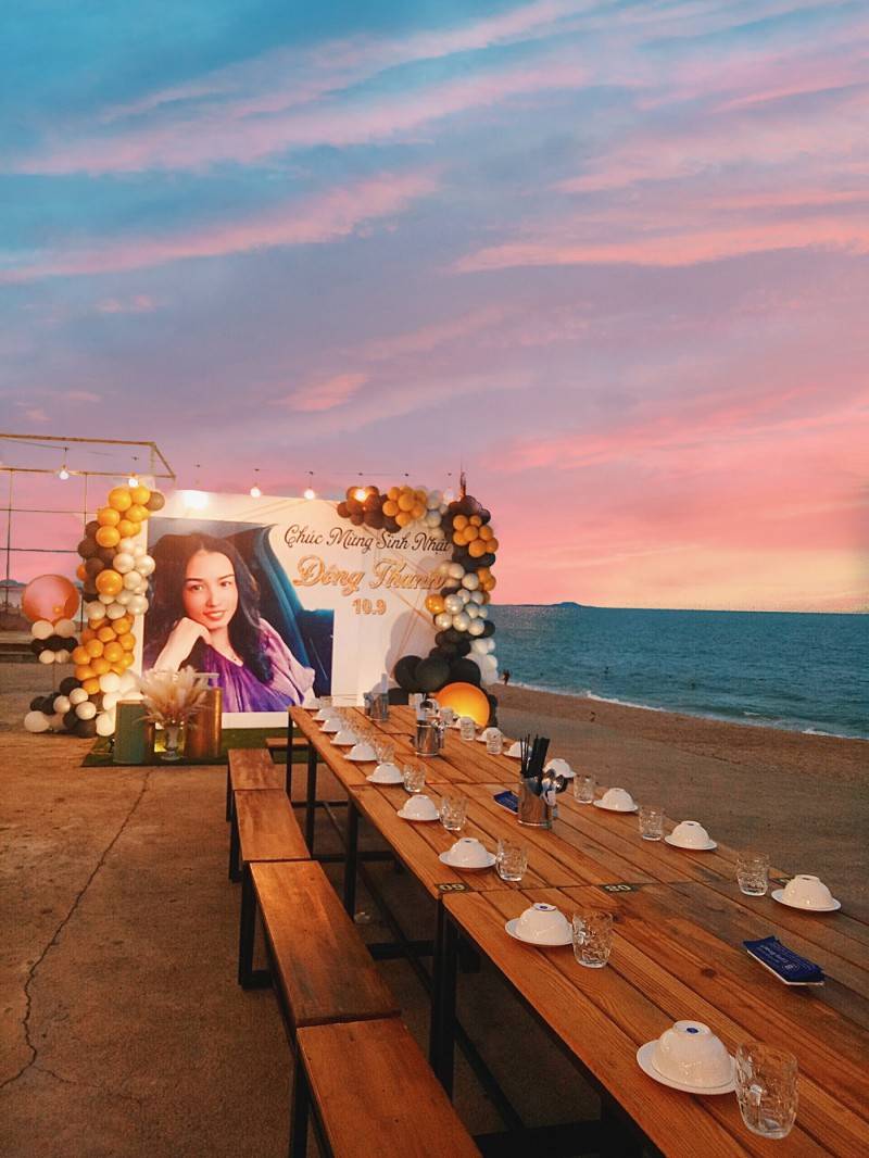 Long Beach Restaurant Phú Yên - Nhà hàng trên bãi biển siêu xịn