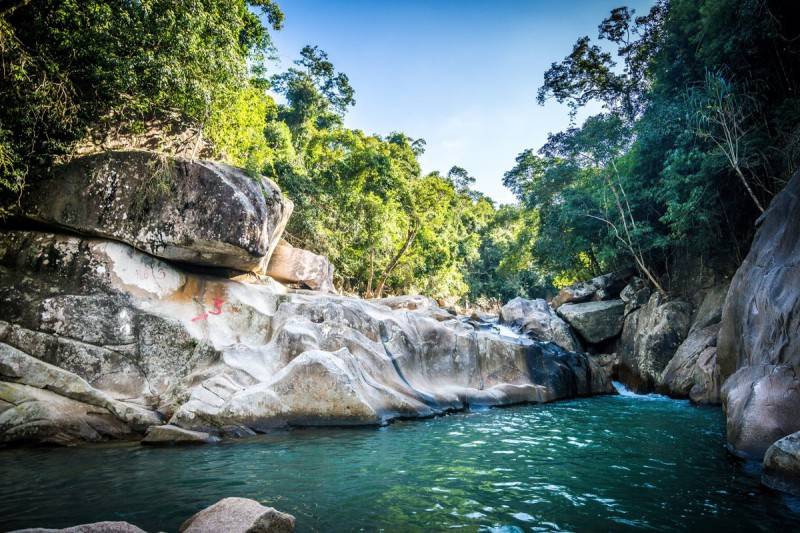 Lưu ngay bộ bí kíp khám phá “tuyệt tình cốc” như ảo như thật tại suối Ba Hồ Nha Trang