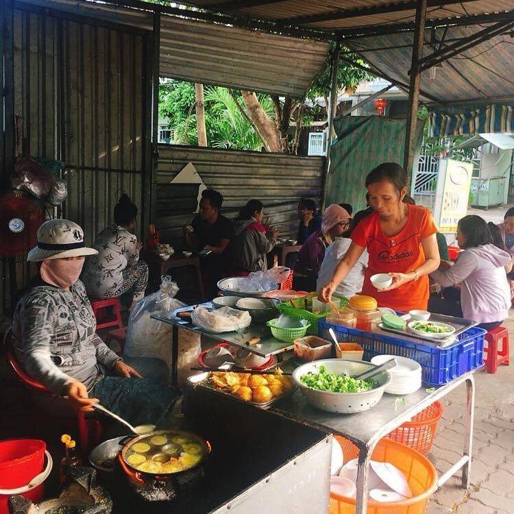 Mê mẩn hương vị bánh tráng đập - Món ăn chơi hấp dẫn tại Đà Nẵng