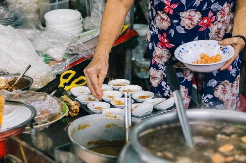 Muốn tăng cân vù vù thì lưu ngay tips thưởng thức các món ăn ở chợ Đông Ba của 3vi.vn
