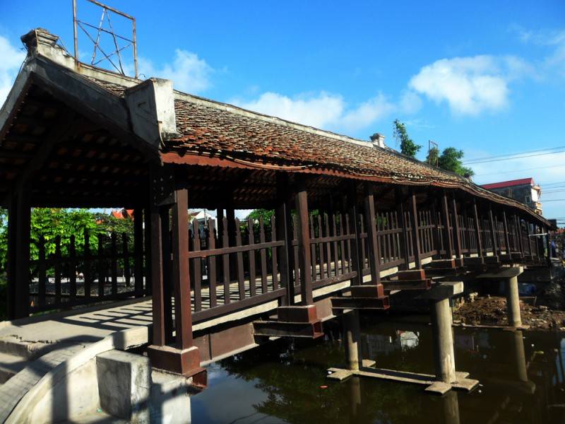 Ngắm cầu ngói Phát Diệm đậm nét cổ xưa với hơn 115 tuổi ở Ninh Bình