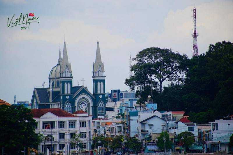 Ngất ngây khung cảnh Nhà thờ Chánh tòa Phú Cường ở trung tâm Bình Dương