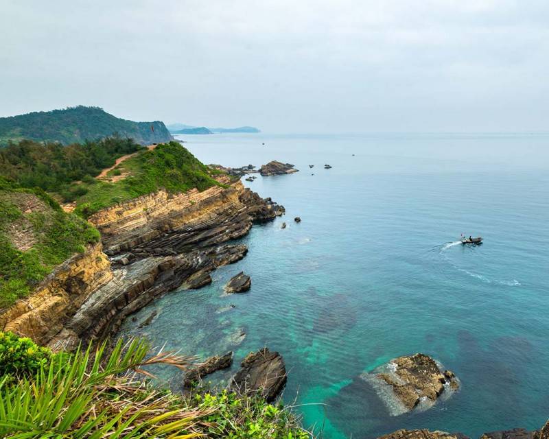 Ngây ngất với vẻ đẹp thơ mộng của đảo Cô Tô ở Hạ Long