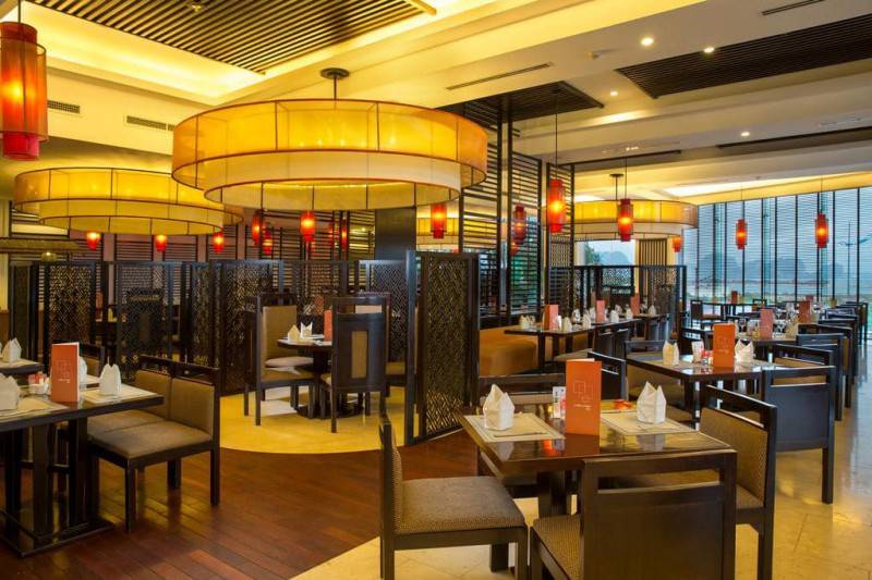 Nhà hàng The Square Hạ Long - Nhà hàng, quầy bar đẳng cấp 4 sao