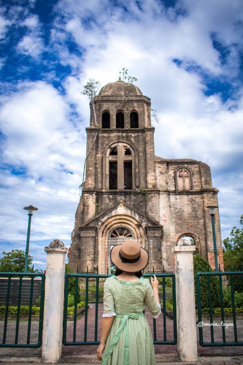 Nhà thờ Tam Tòa Quảng Bình với vẻ đẹp cổ kính bên dòng Nhật Lệ