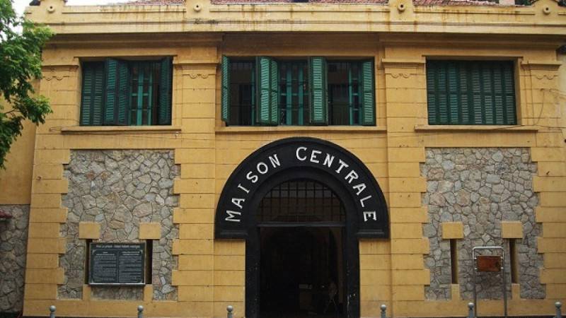 Nhà tù Hỏa Lò - Di tích lịch sử nổi tiếng tại Hà Nội
