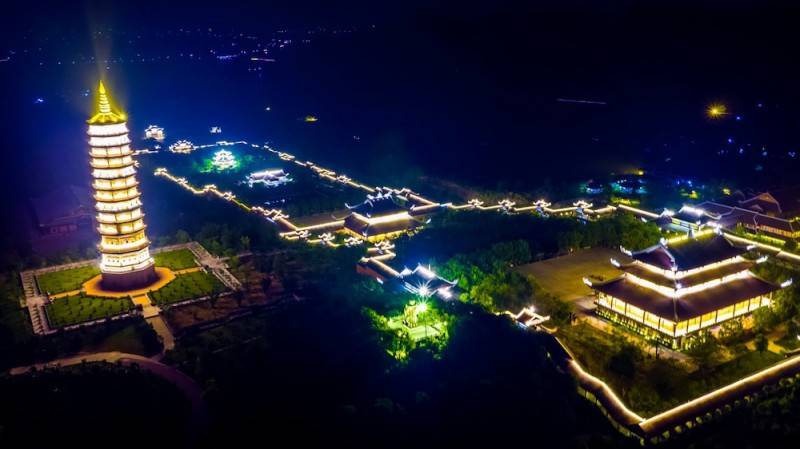 Ninh Bình về đêm: Top điểm vui chơi và ăn uống năm 2022
