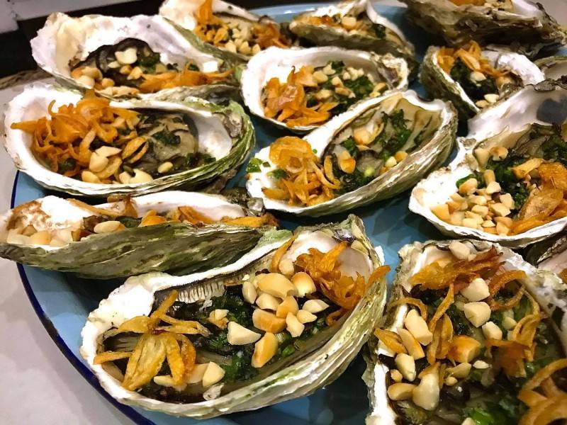 No nê không ngừng với những món ăn ngon được chế biến từ hải sản Đầm Ô Loan Phú Yên