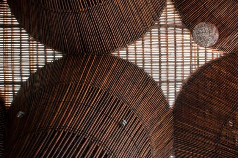Quán cafe Indochine mang kiến trúc độc đáo cấu tạo từ tre