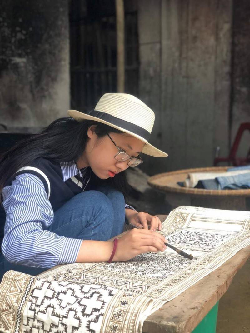 Review làng nghề dệt Lùng Tám - Gặp gỡ “Nữ hoàng thổ cẩm Hà Giang”