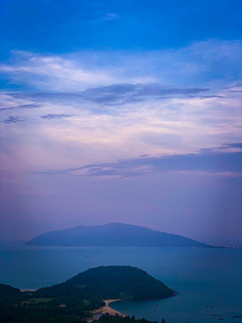 Sáng sớm trên Đèo Hải Vân cùng ngắm mây trời Đà Nẵng