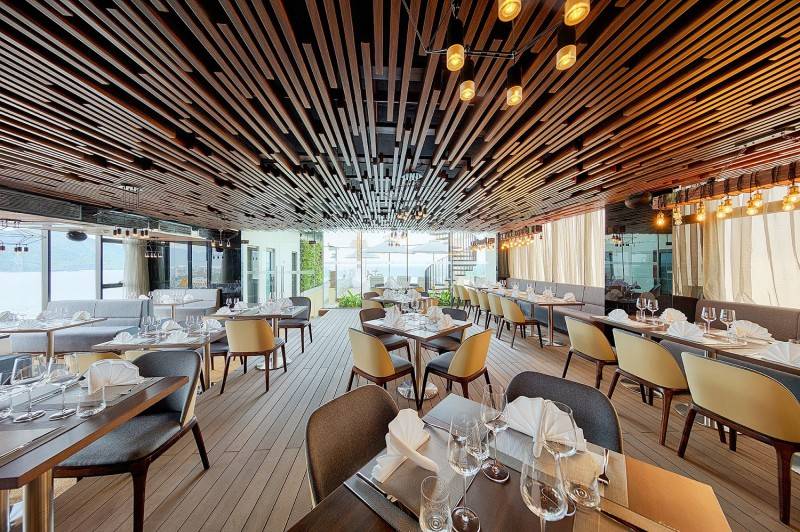 Sky View Restaurant - Nhà hàng lãng mạn lý tưởng cho các cặp đôi tại Đà Nẵng