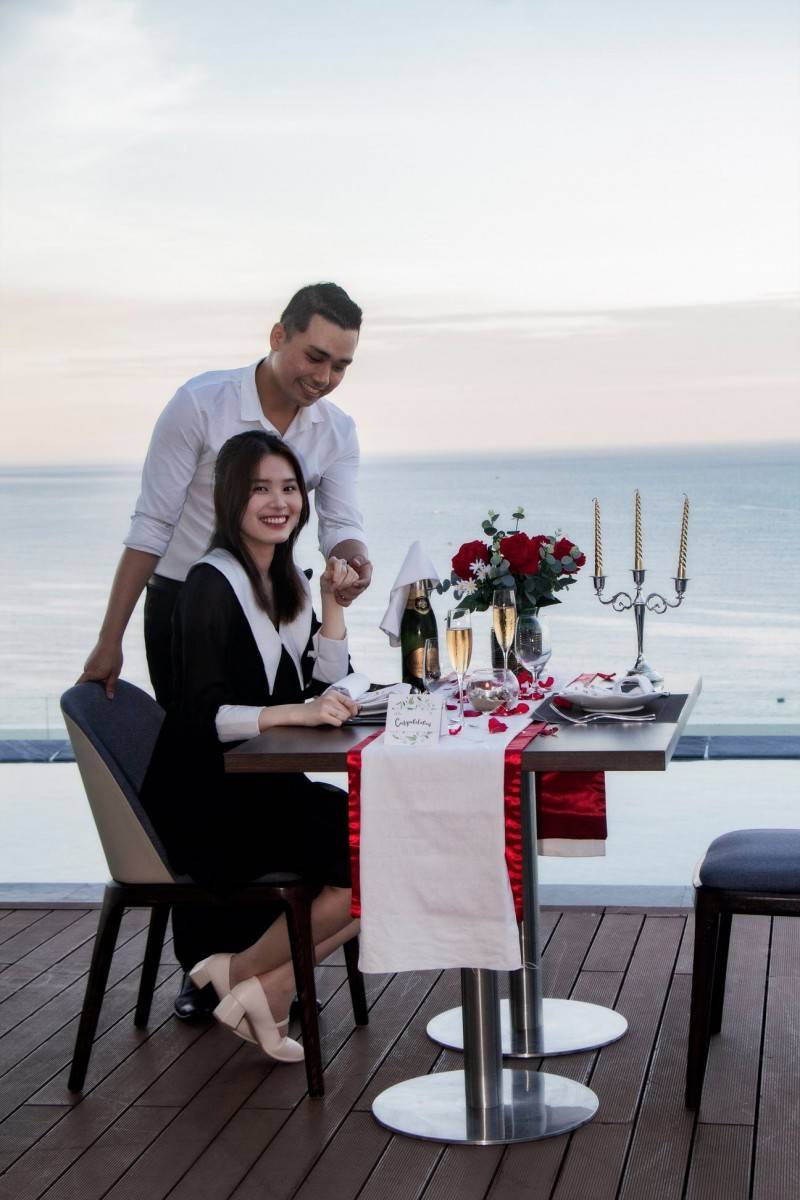 Sky View Restaurant - Nhà hàng lãng mạn lý tưởng cho các cặp đôi tại Đà Nẵng