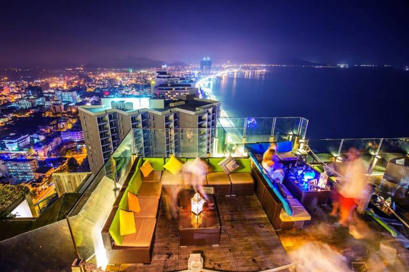 Skylight Nha Trang - 'Quẩy' cực đã tại quán bar view xịn sò nơi thành phố biển