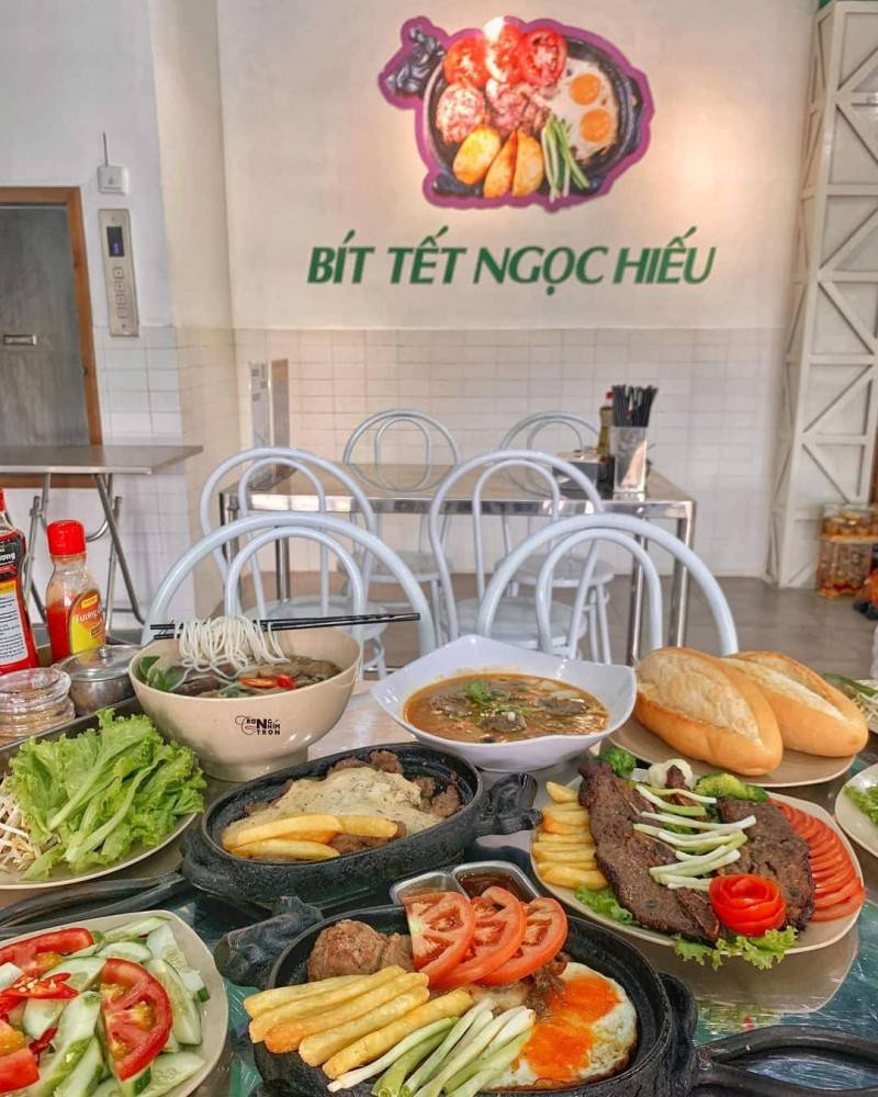 Thưởng thức bít tết ngon nhất nhì Hà Nội ở nhà hàng bít tết Ngọc Hiếu