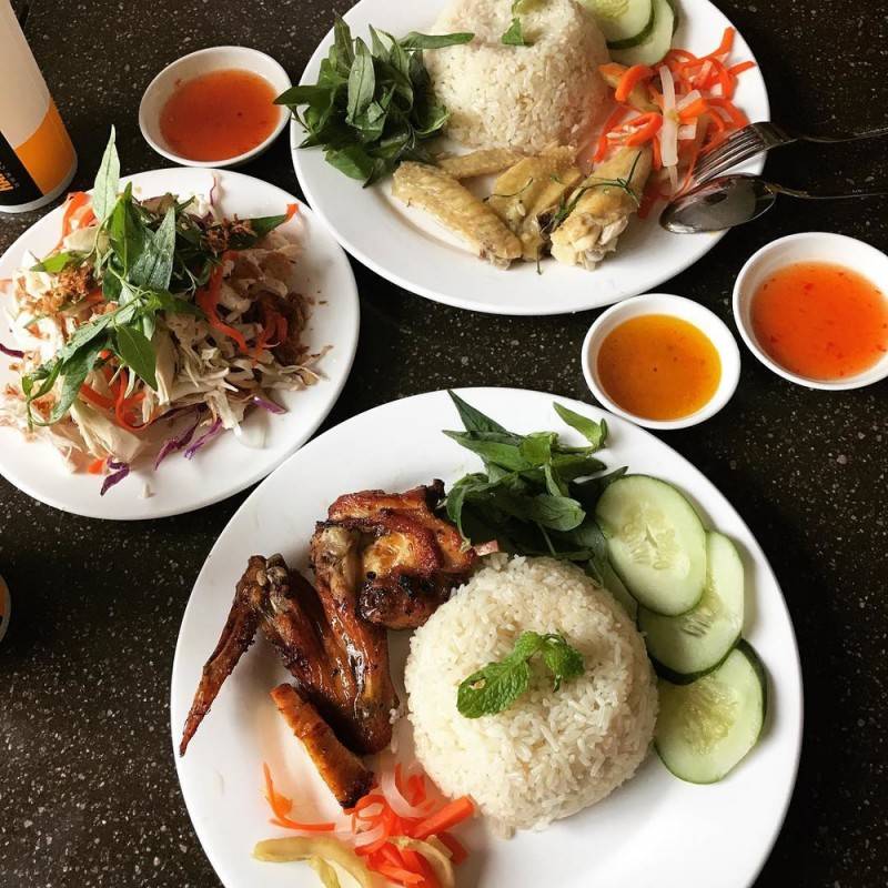 Thưởng thức Cơm gà Phan Rang đặc sắc khi ghé đến Ninh Thuận