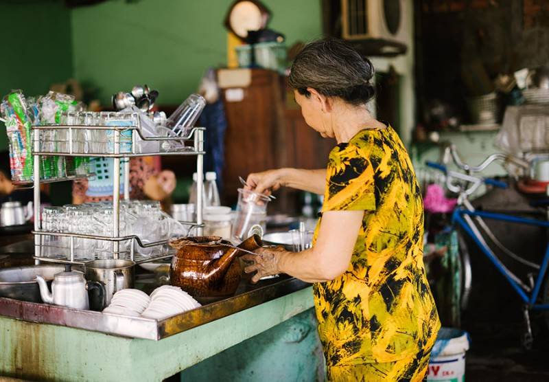 Tiệm cà phê pha phin 50 tuổi đời tại An Giang với hương vị xưa cũ