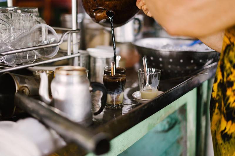 Tiệm cà phê pha phin 50 tuổi đời tại An Giang với hương vị xưa cũ