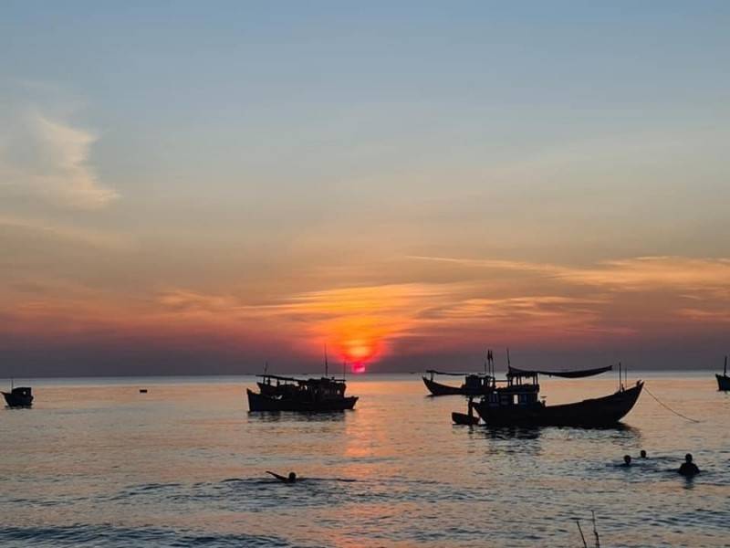 Tìm về Biển Bình Minh, không gian nắng vàng cát trắng gần ngay Phố Hội