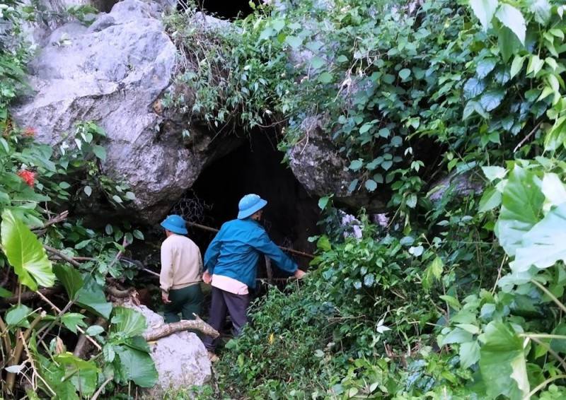 Tìm về hang Minh Cầm Quảng Bình xứ tiên sa huyền tích