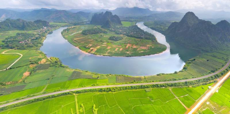 Tìm về sông Gianh Quảng Bình khám phá vẻ đẹp huyền thoại theo thời gian