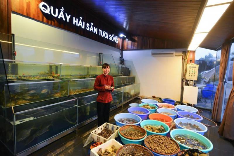 Tinh hoa ẩm thực biển quy tụ trong nhà hàng ẩm thực Làng chài Hạ Long