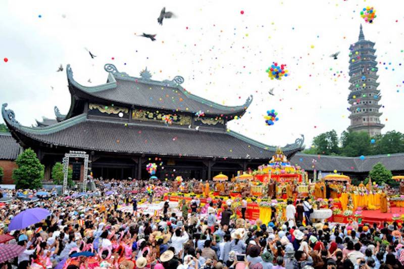 Trẩy hội du xuân Ninh Bình tại các điểm tham quan nổi tiếng